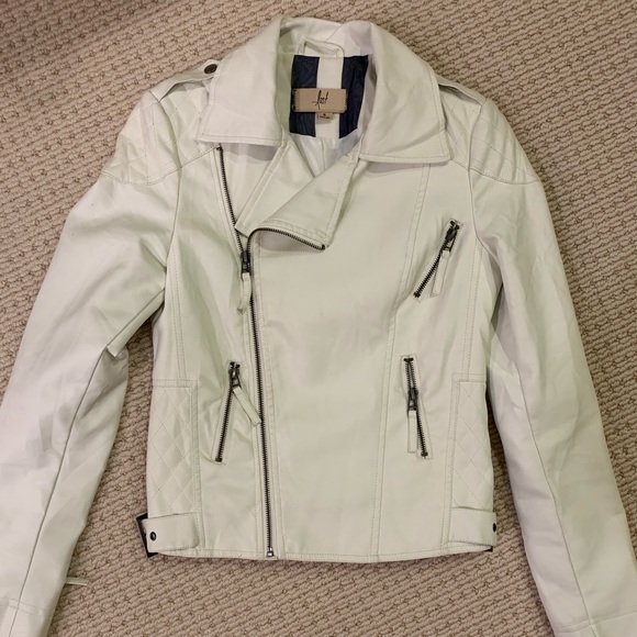 White jacket - Picture 1 of 1